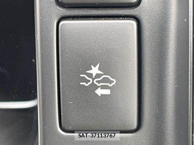 Toyota HIACE VAN 2024-04 8099479-10
