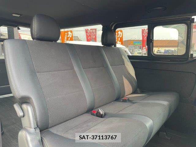 Toyota HIACE VAN 2024-04 8099479-13