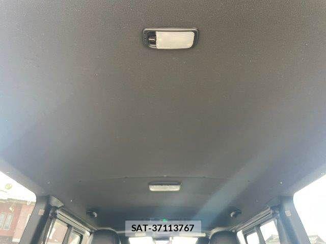Toyota HIACE VAN 2024-04 8099479-15