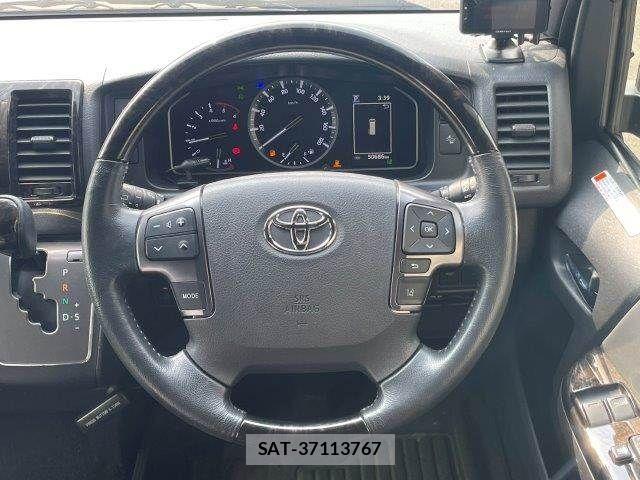 Toyota HIACE VAN 2024-04 8099479-16