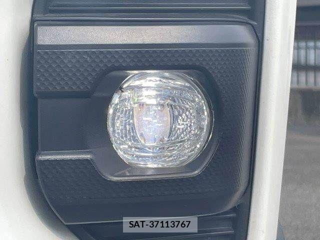 Toyota HIACE VAN 2024-04 8099479-18