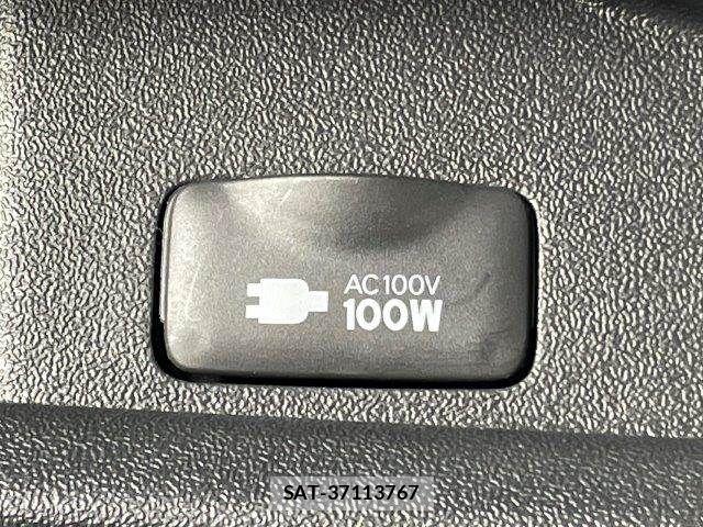 Toyota HIACE VAN 2024-04 8099479-7