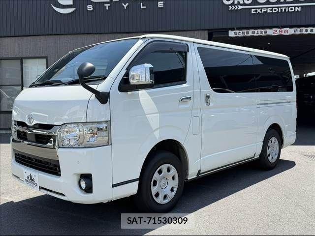 Toyota HIACE VAN 2022-03 8099496-11