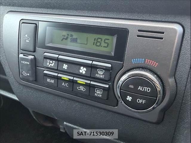 Toyota HIACE VAN 2022-03 8099496-17