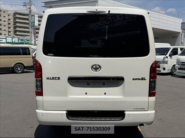 Toyota HIACE VAN 2022-03 8099496-2