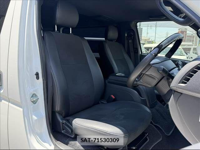 Toyota HIACE VAN 2022-03 8099496-8