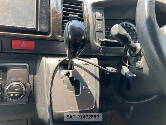 Toyota HIACE VAN 2021-09 8099495-14