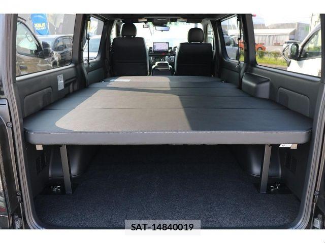 Toyota HIACE VAN 2025-01 8130430-19