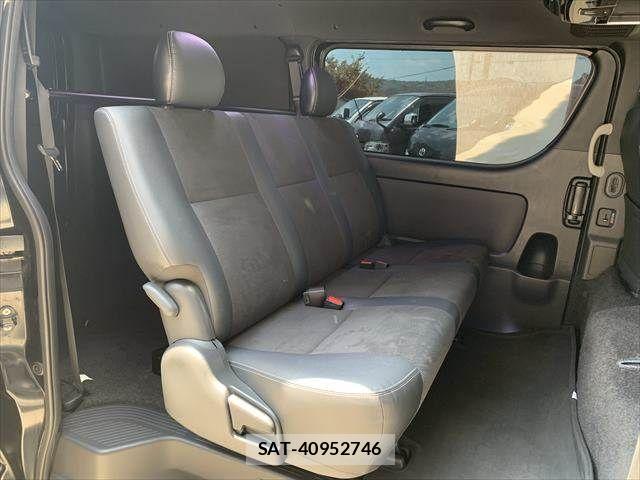 Toyota HIACE VAN 2022-01 8130444-11