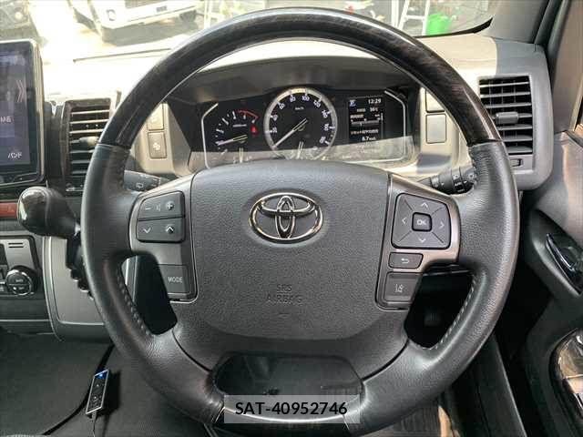 Toyota HIACE VAN 2022-01 8130444-13