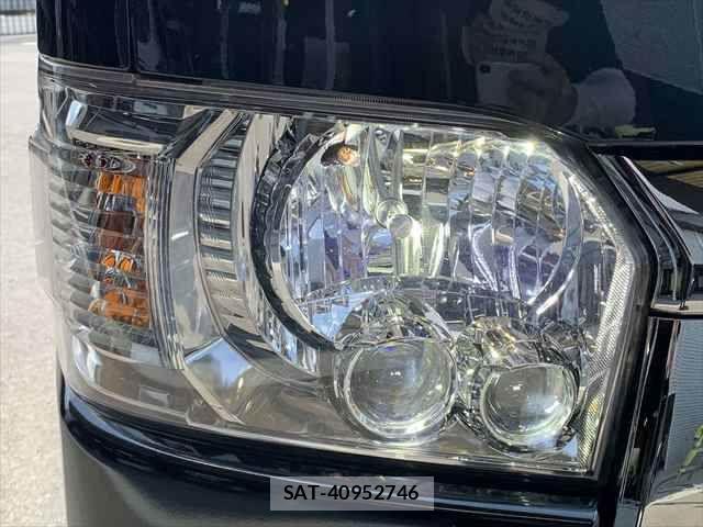 Toyota HIACE VAN 2022-01 8130444-14