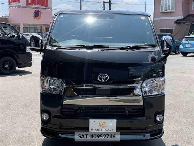 Toyota HIACE VAN 2022-01 8130444-17