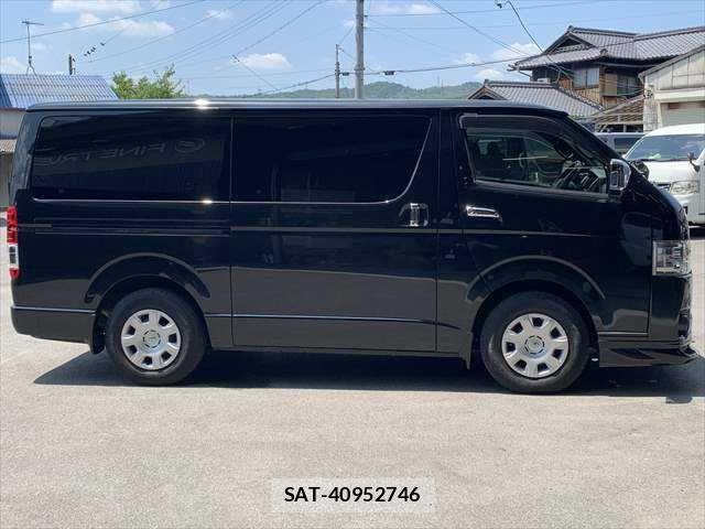 Toyota HIACE VAN 2022-01 8130444-19