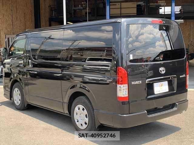 Toyota HIACE VAN 2022-01 8130444-22