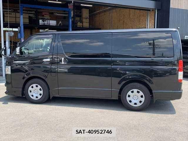 Toyota HIACE VAN 2022-01 8130444-23