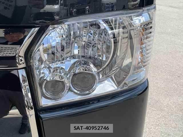 Toyota HIACE VAN 2022-01 8130444-24