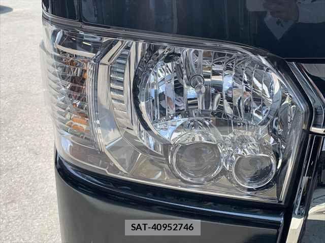 Toyota HIACE VAN 2022-01 8130444-25
