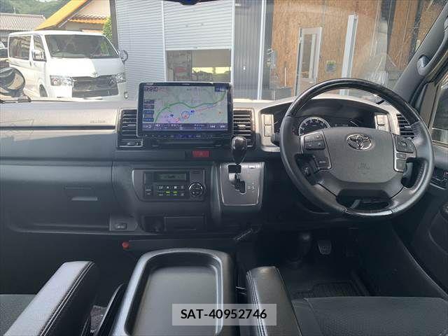 Toyota HIACE VAN 2022-01 8130444-2