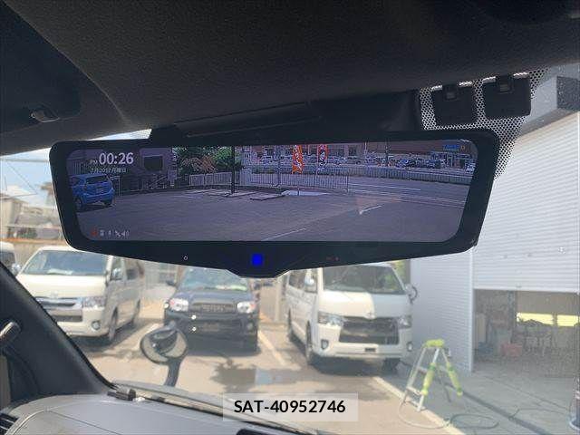 Toyota HIACE VAN 2022-01 8130444-7