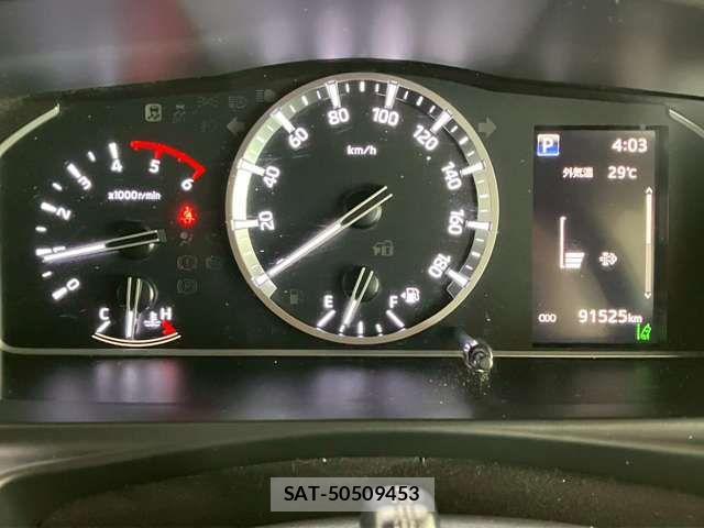 Toyota HIACE VAN 2022-11 8130443-11