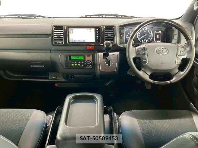 Toyota HIACE VAN 2022-11 8130443-13