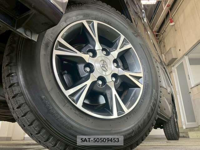 Toyota HIACE VAN 2022-11 8130443-14