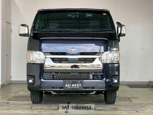 Toyota HIACE VAN 2022-11 8130443-15