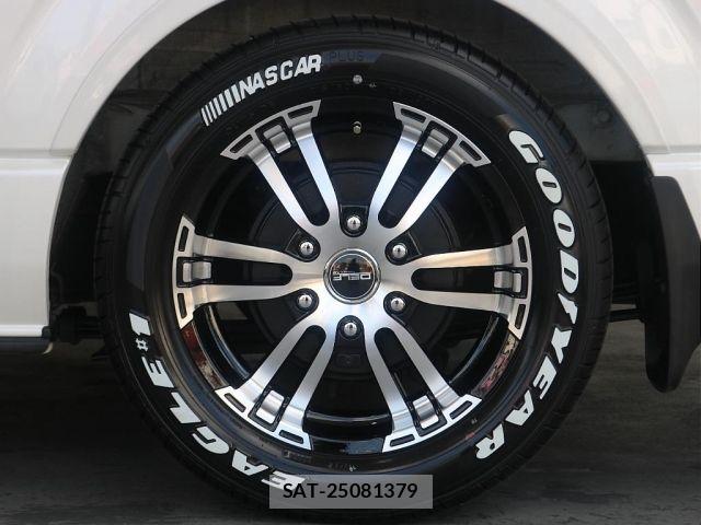Toyota HIACE VAN 2022-01 8130438-13