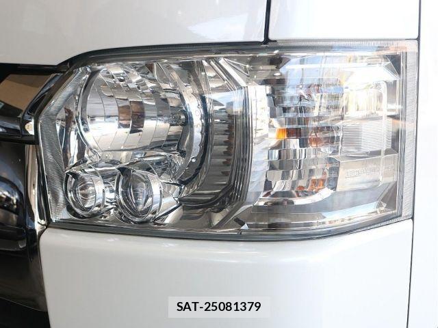 Toyota HIACE VAN 2022-01 8130438-15