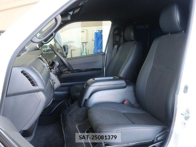 Toyota HIACE VAN 2022-01 8130438-1