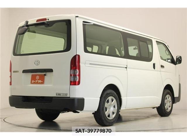 Toyota HIACE VAN 2022-06 8130446-12