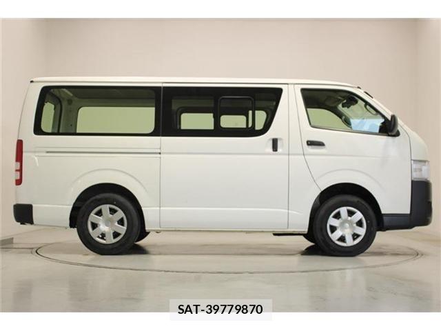 Toyota HIACE VAN 2022-06 8130446-13