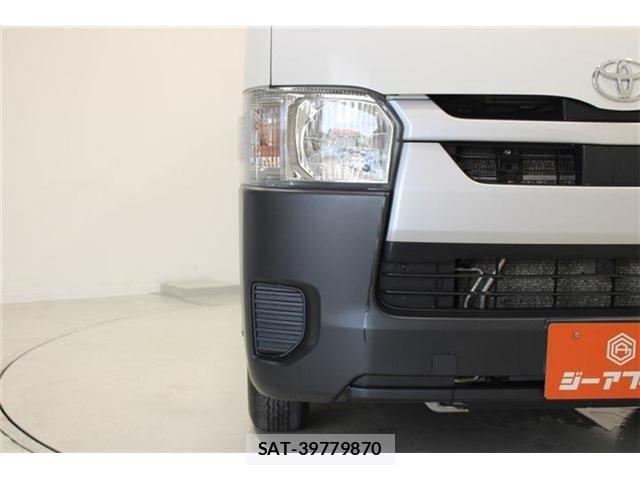 Toyota HIACE VAN 2022-06 8130446-16