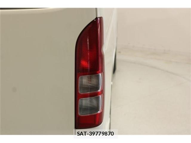 Toyota HIACE VAN 2022-06 8130446-18