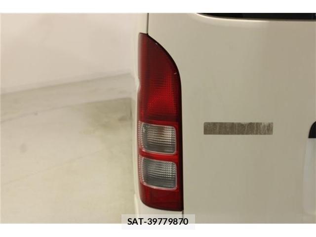 Toyota HIACE VAN 2022-06 8130446-19