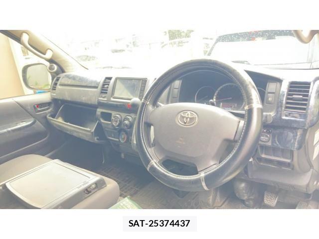 Toyota HIACE VAN 2018-07 8130447-11
