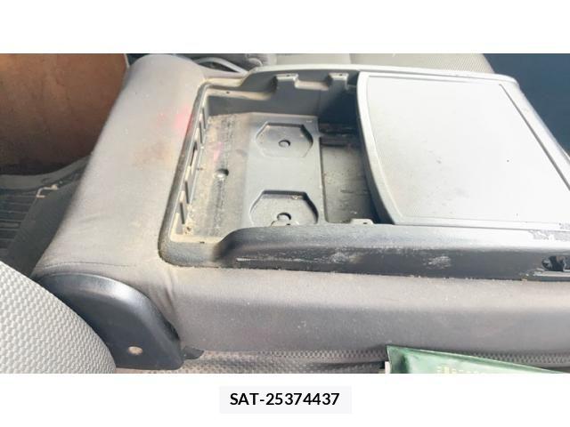 Toyota HIACE VAN 2018-07 8130447-18