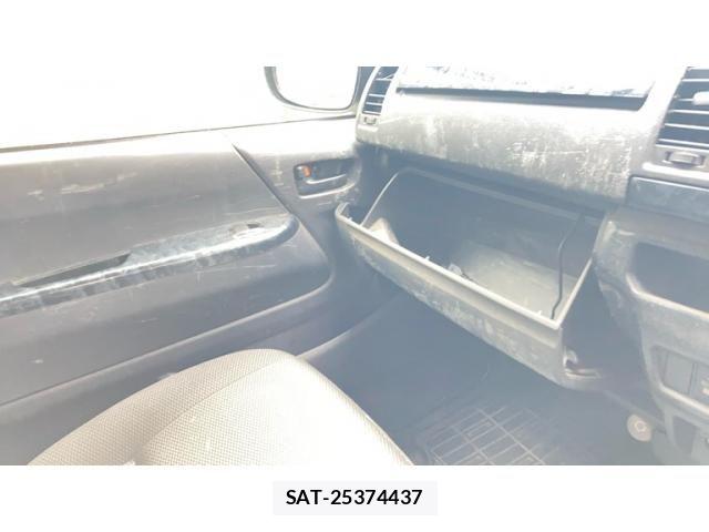 Toyota HIACE VAN 2018-07 8130447-19
