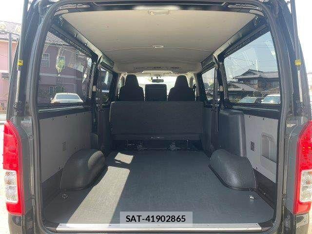 Toyota HIACE VAN 2020-06 8145885-10