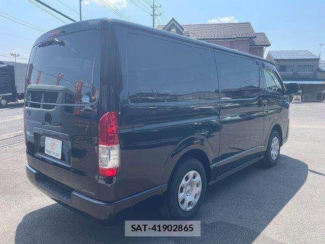 Toyota HIACE VAN 2020-06 8145885-17