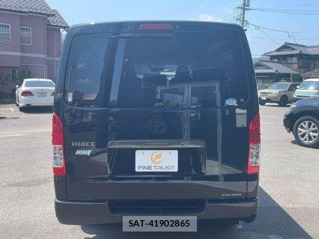 Toyota HIACE VAN 2020-06 8145885-18