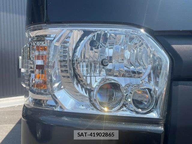 Toyota HIACE VAN 2020-06 8145885-22