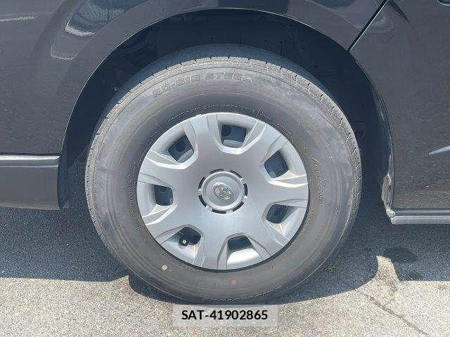 Toyota HIACE VAN 2020-06 8145885-29