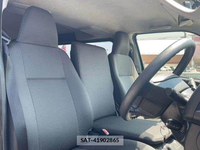 Toyota HIACE VAN 2020-06 8145885-8