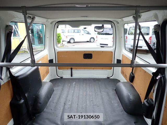 Toyota HIACE VAN 2021-06 8145883-26