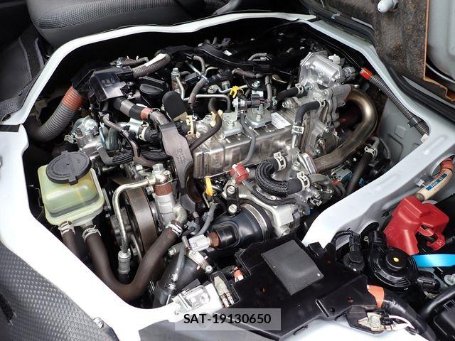 Toyota HIACE VAN 2021-06 8145883-29