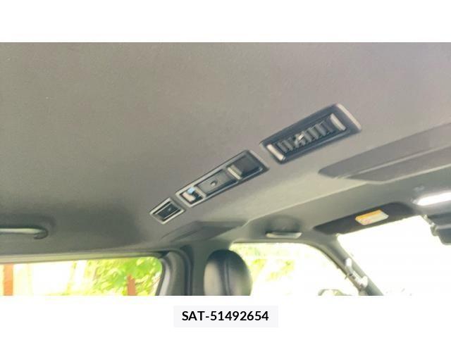 Toyota HIACE VAN 2021-03 8145884-17