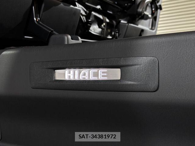 Toyota HIACE VAN 2026-07 8158533-11