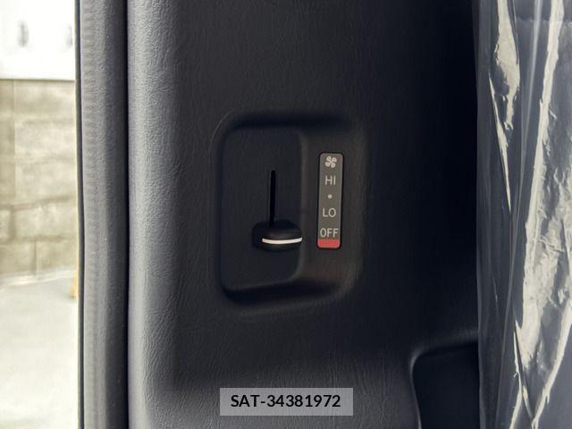 Toyota HIACE VAN 2026-07 8158533-12