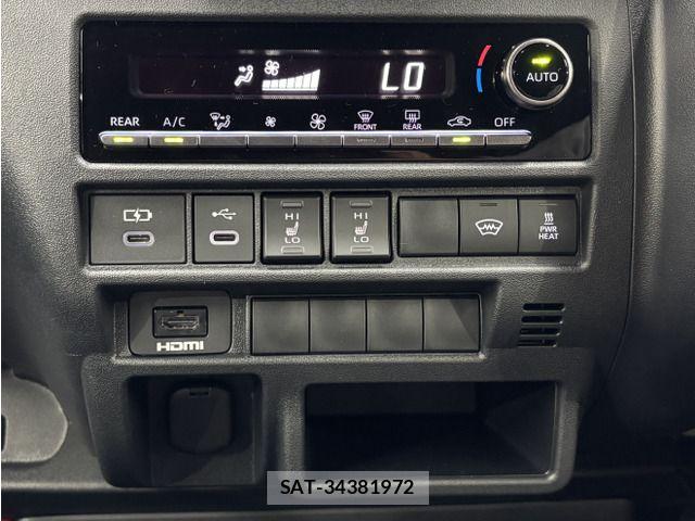 Toyota HIACE VAN 2026-07 8158533-4